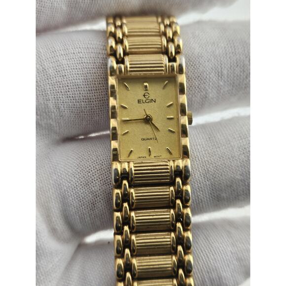 ELGIN Ladies gold tone rectangle case champagne dial - Picture 2 of 11